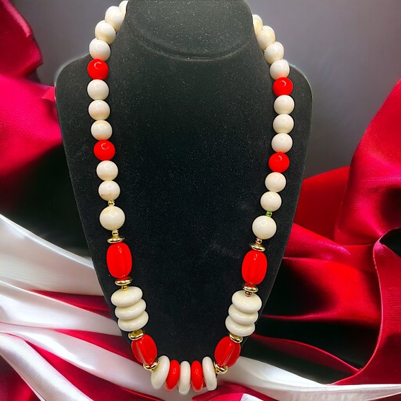 Vintage Red, White & Gold-Tone Magnetic 23.25" Necklace! - Picture 1 of 9